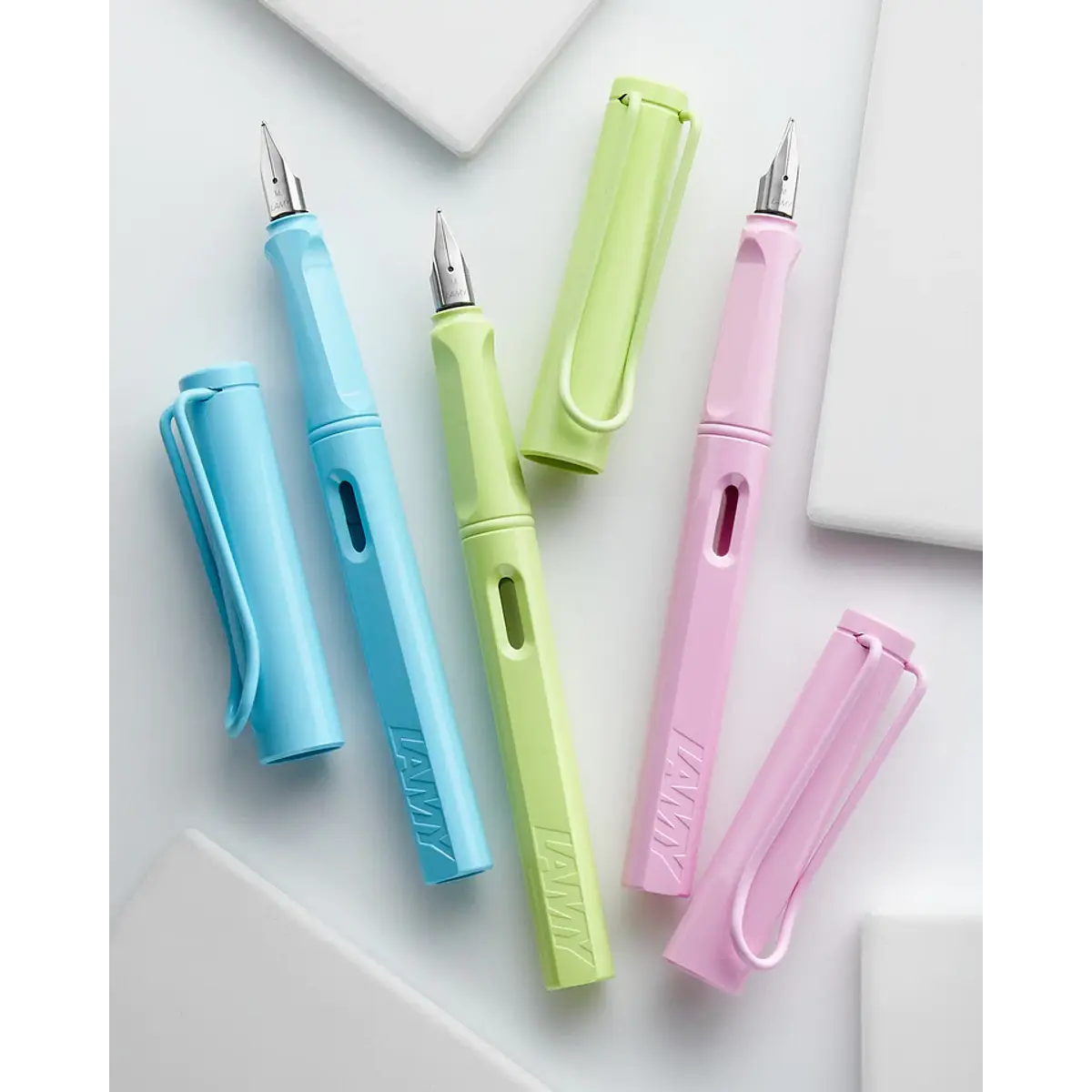 Pluma Lamy Safari Lightrose F
