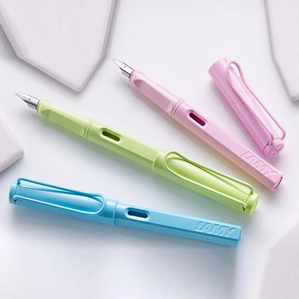 Pluma Lamy Safari Aquasky